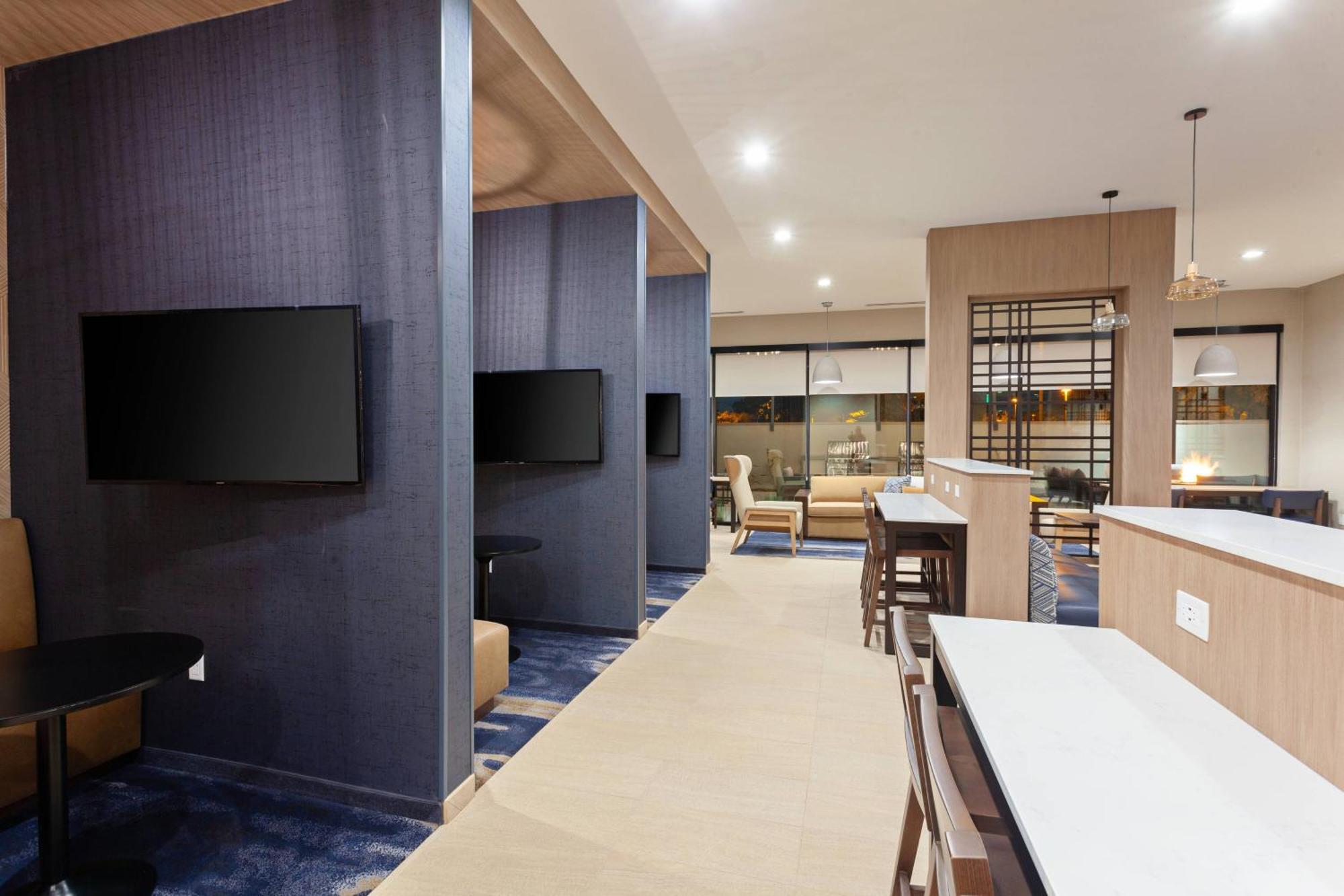 Towneplace Suites By Marriott San Diego Central Екстериор снимка