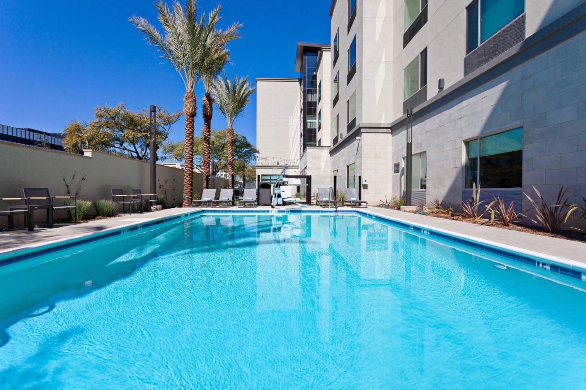 Towneplace Suites By Marriott San Diego Central Екстериор снимка