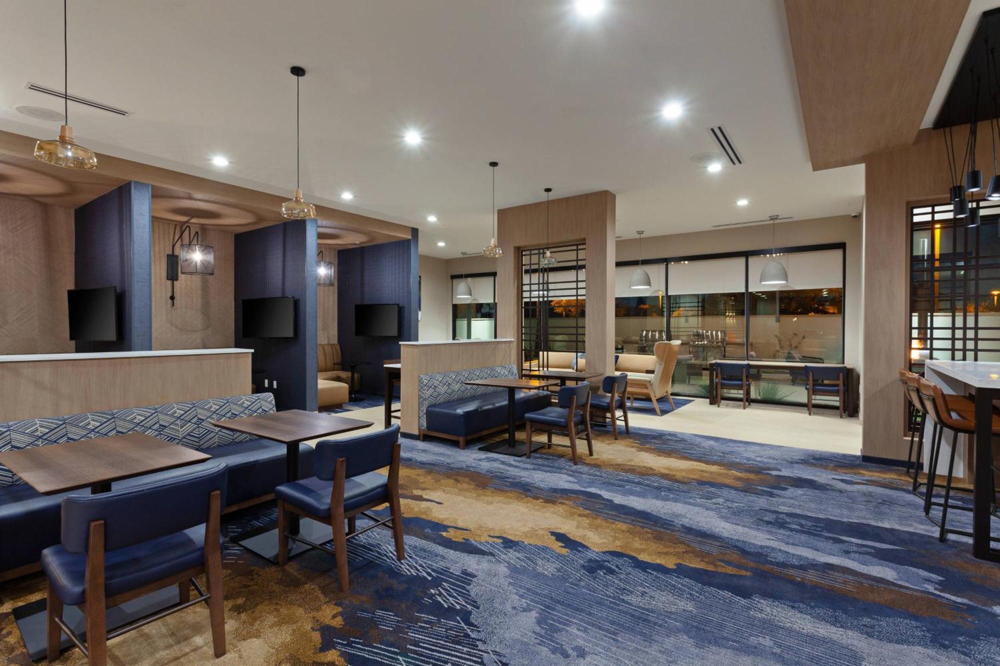 Towneplace Suites By Marriott San Diego Central Екстериор снимка