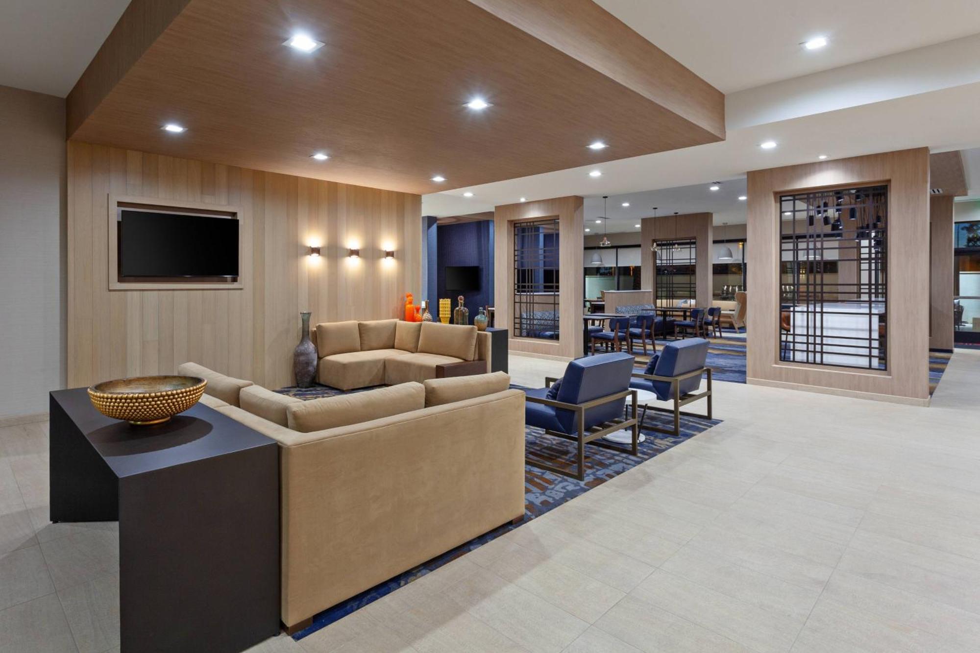 Towneplace Suites By Marriott San Diego Central Екстериор снимка